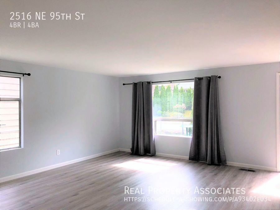 2516 Ne 95th St - Photo 3 of 22
