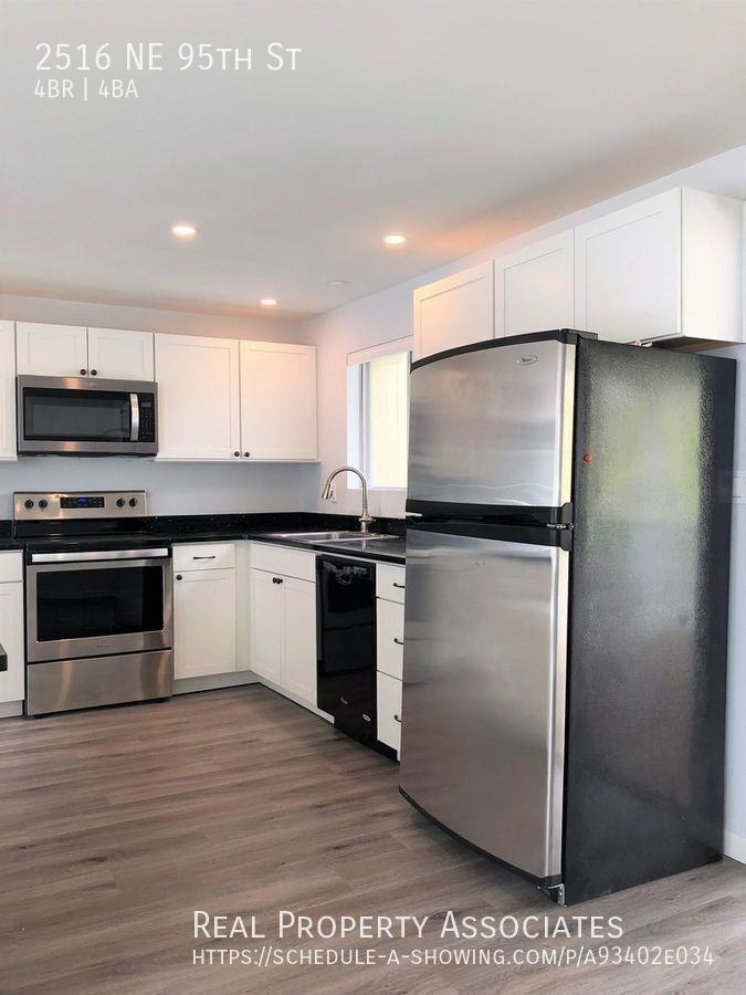 2516 Ne 95th St - Photo 6 of 22