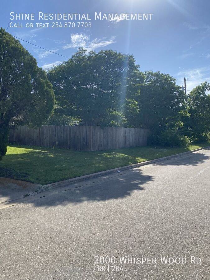 2000 Whisper Wood Rd - Photo 4 of 22