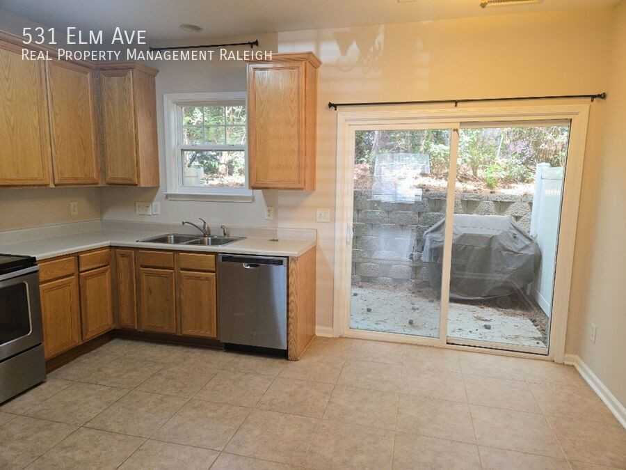 531 Elm Ave - Photo 3 of 12