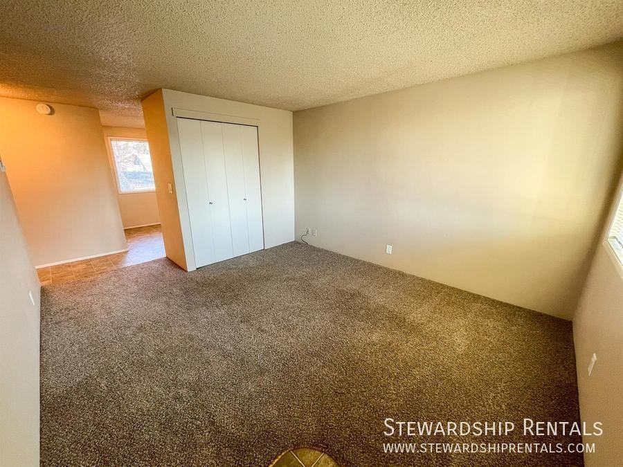 1429 W Broadway #3 - Photo 2 of 12