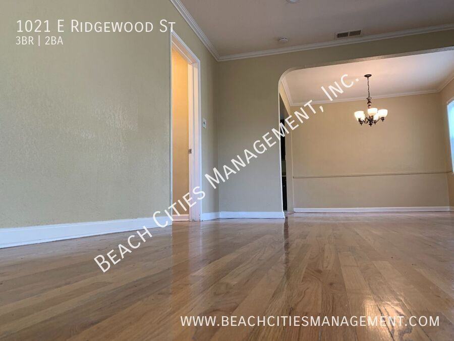 1021 E Ridgewood St - Photo 3 of 50