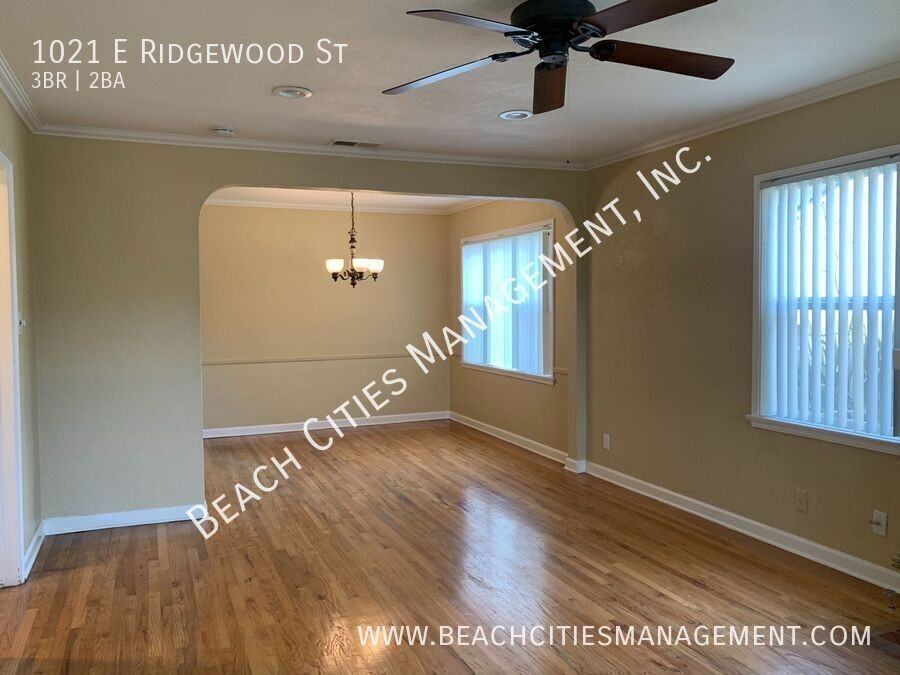 1021 E Ridgewood St - Photo 5 of 50
