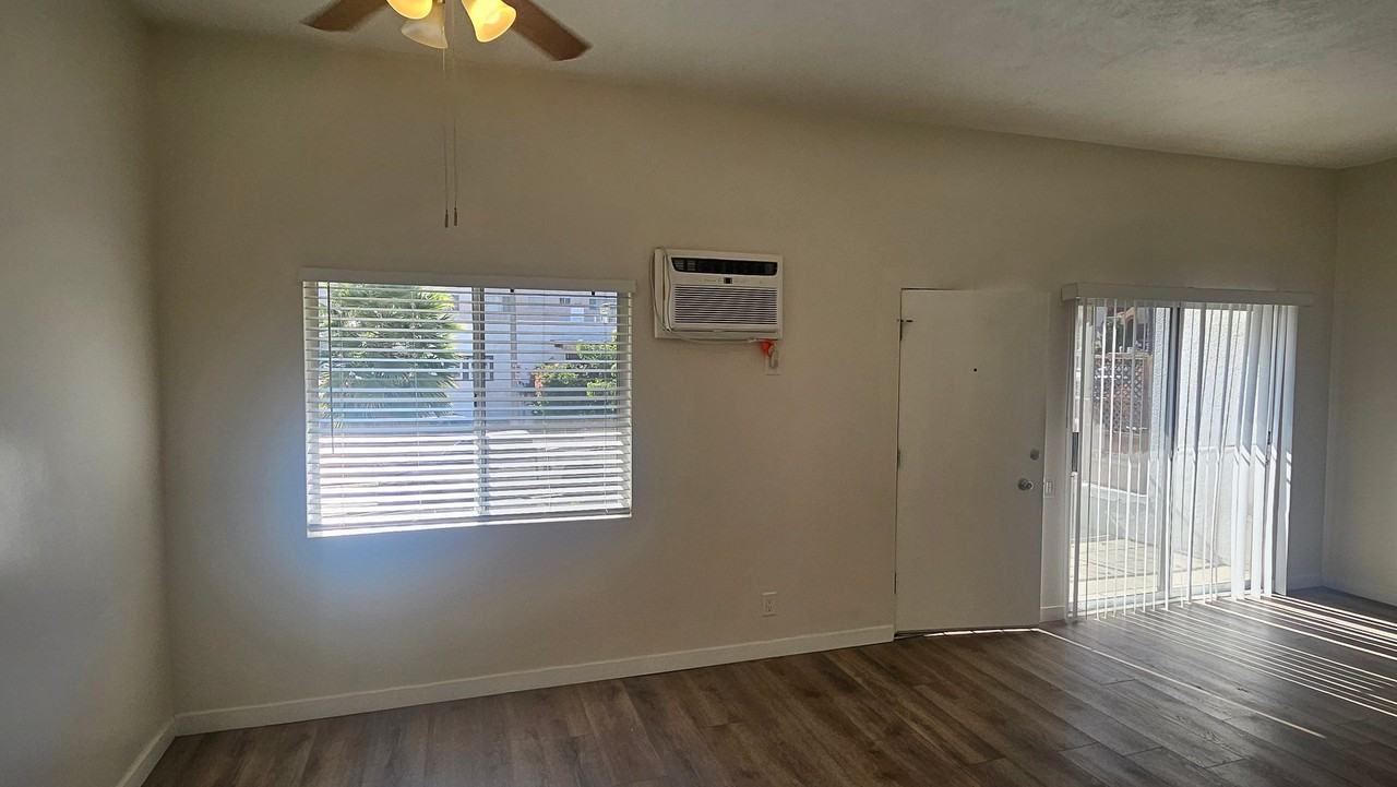 1860 N Mariposa Ave #2 - Photo 5 of 11
