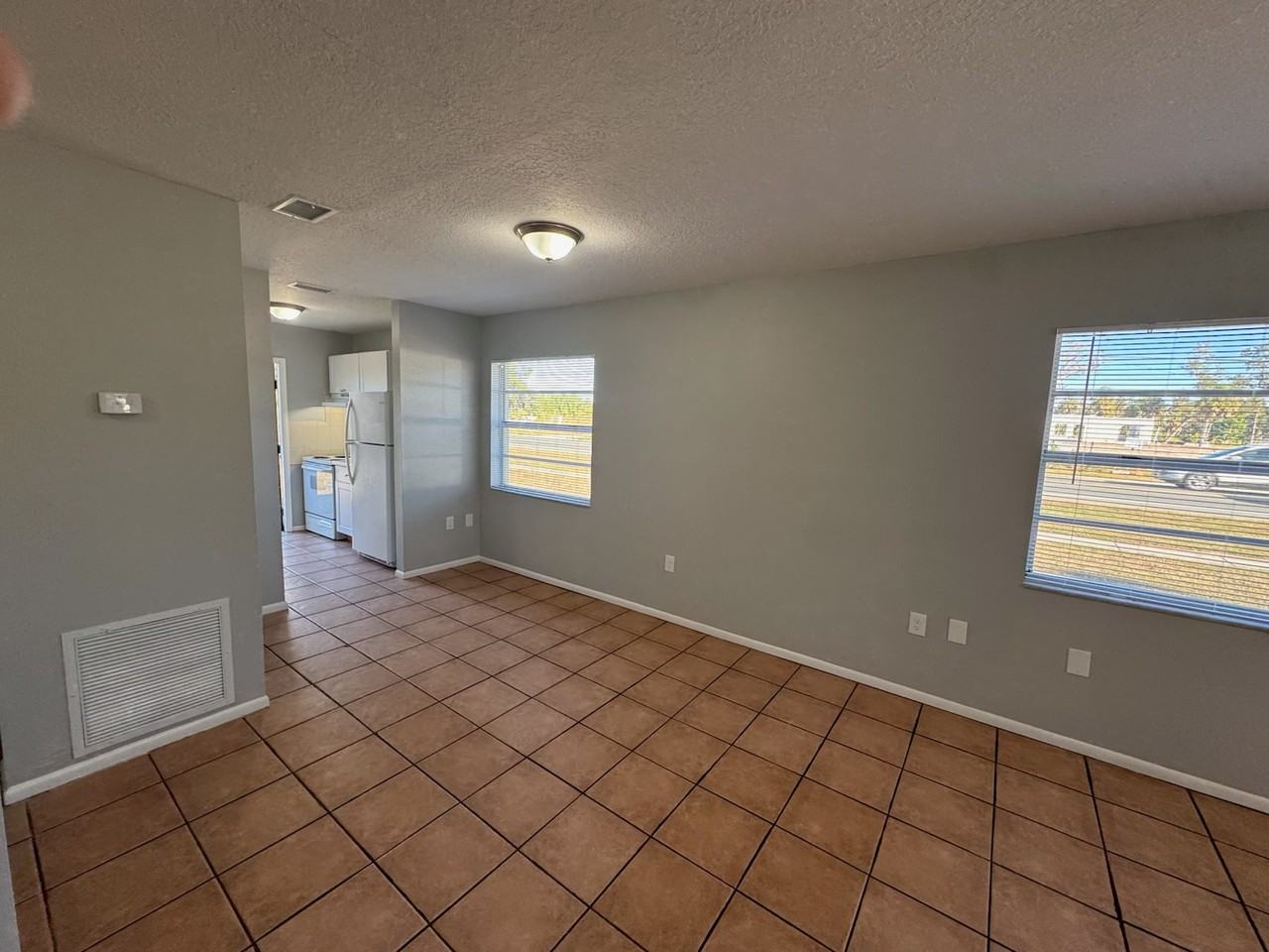 1429 22nd Ave E - Photo 5 of 17