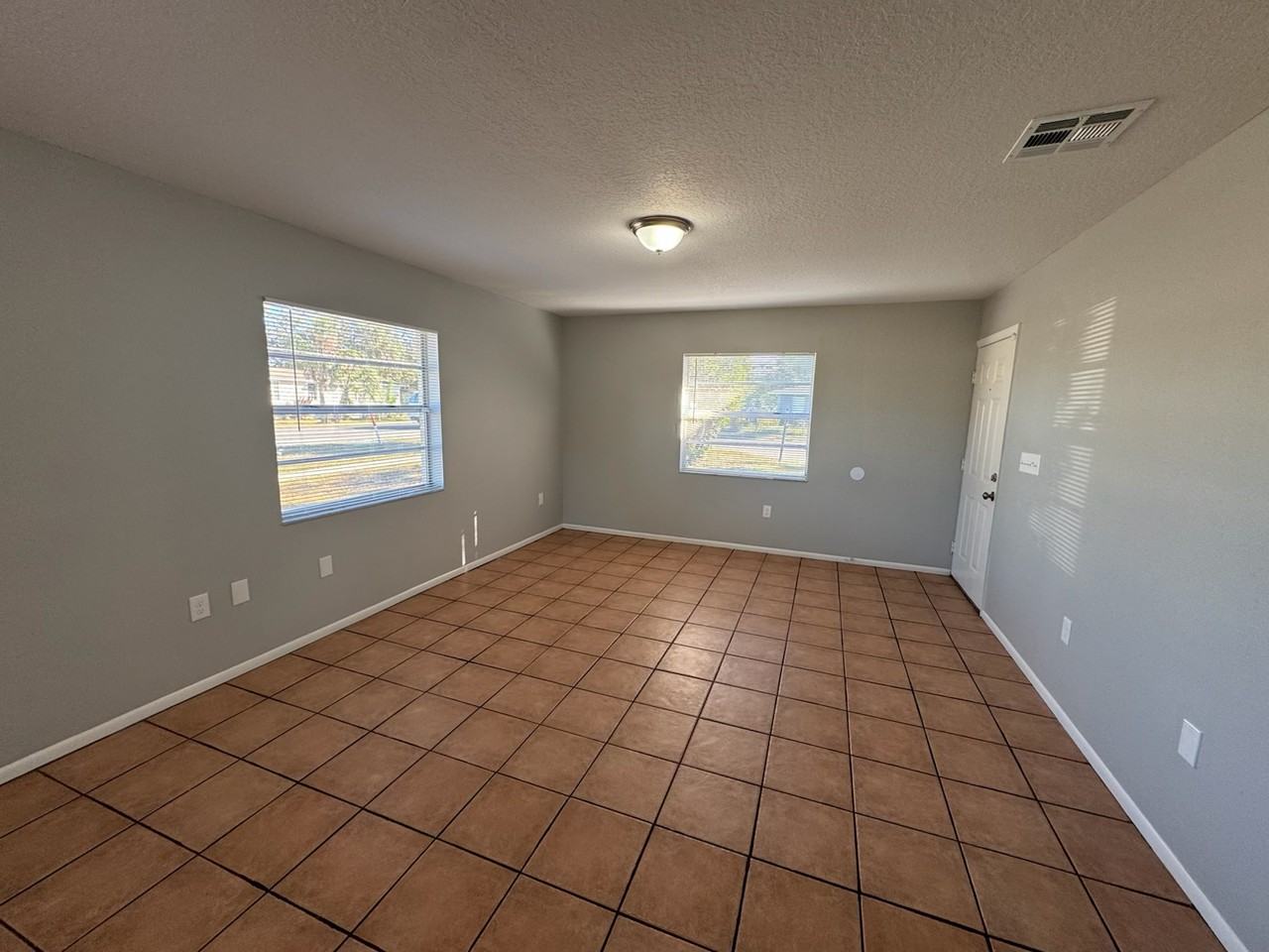 1429 22nd Ave E - Photo 6 of 17