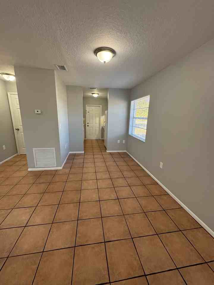 1429 22nd Ave E - Photo 7 of 17