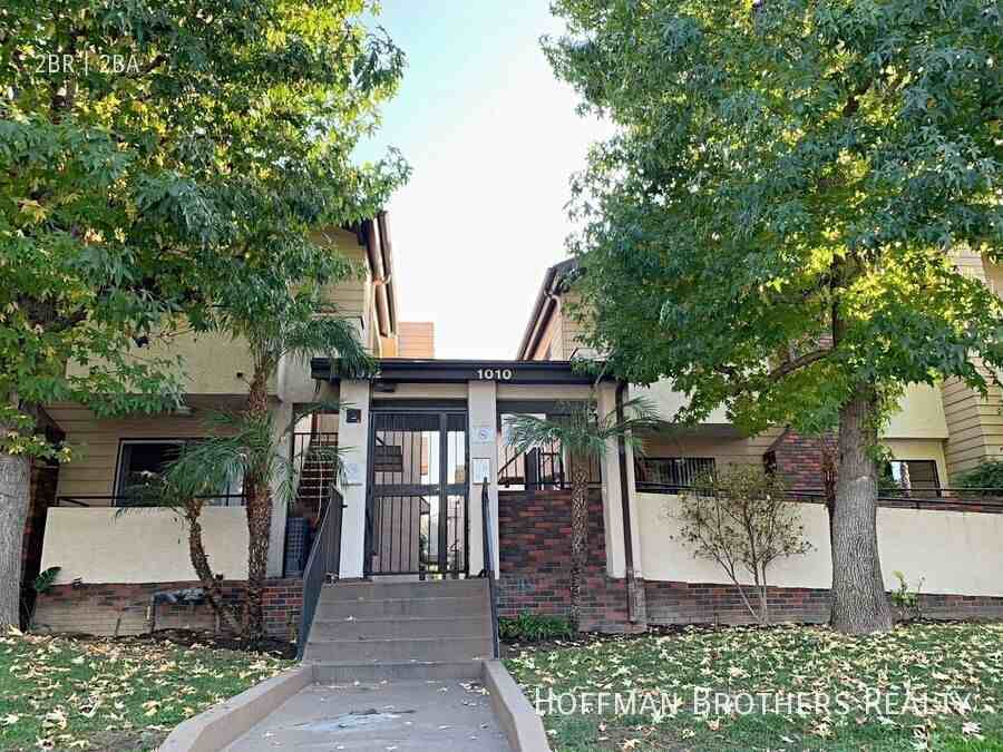 1010 E Acacia Ave #212 - Photo 3 of 11