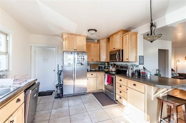 518 W C St - Photo 6 of 13