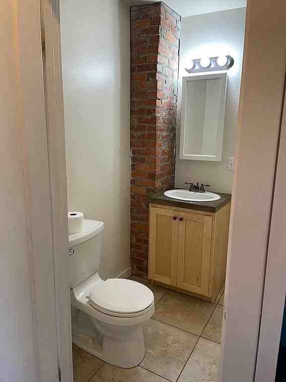 518 W C St - Photo 7 of 13