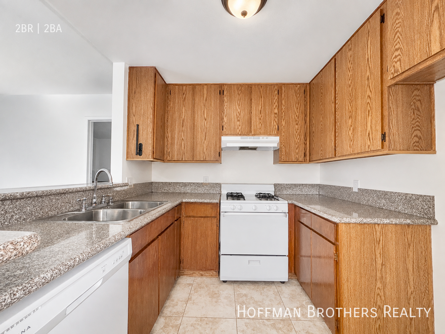 15040 Vanowen St #101 - Photo 2 of 7