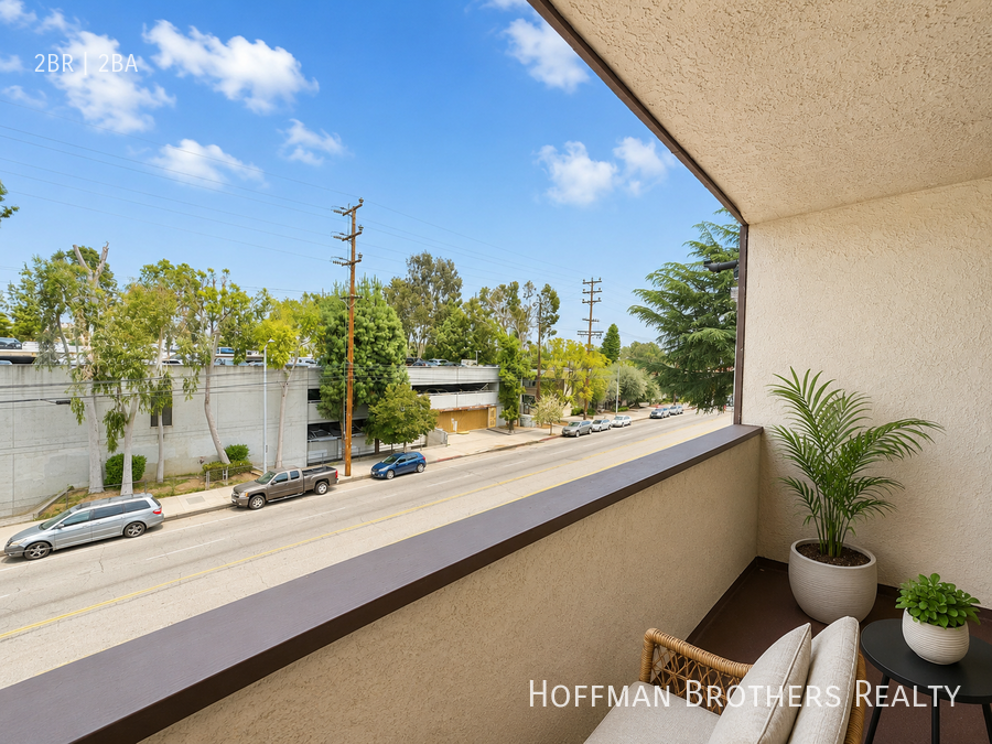 15040 Vanowen St #101 - Photo 3 of 7