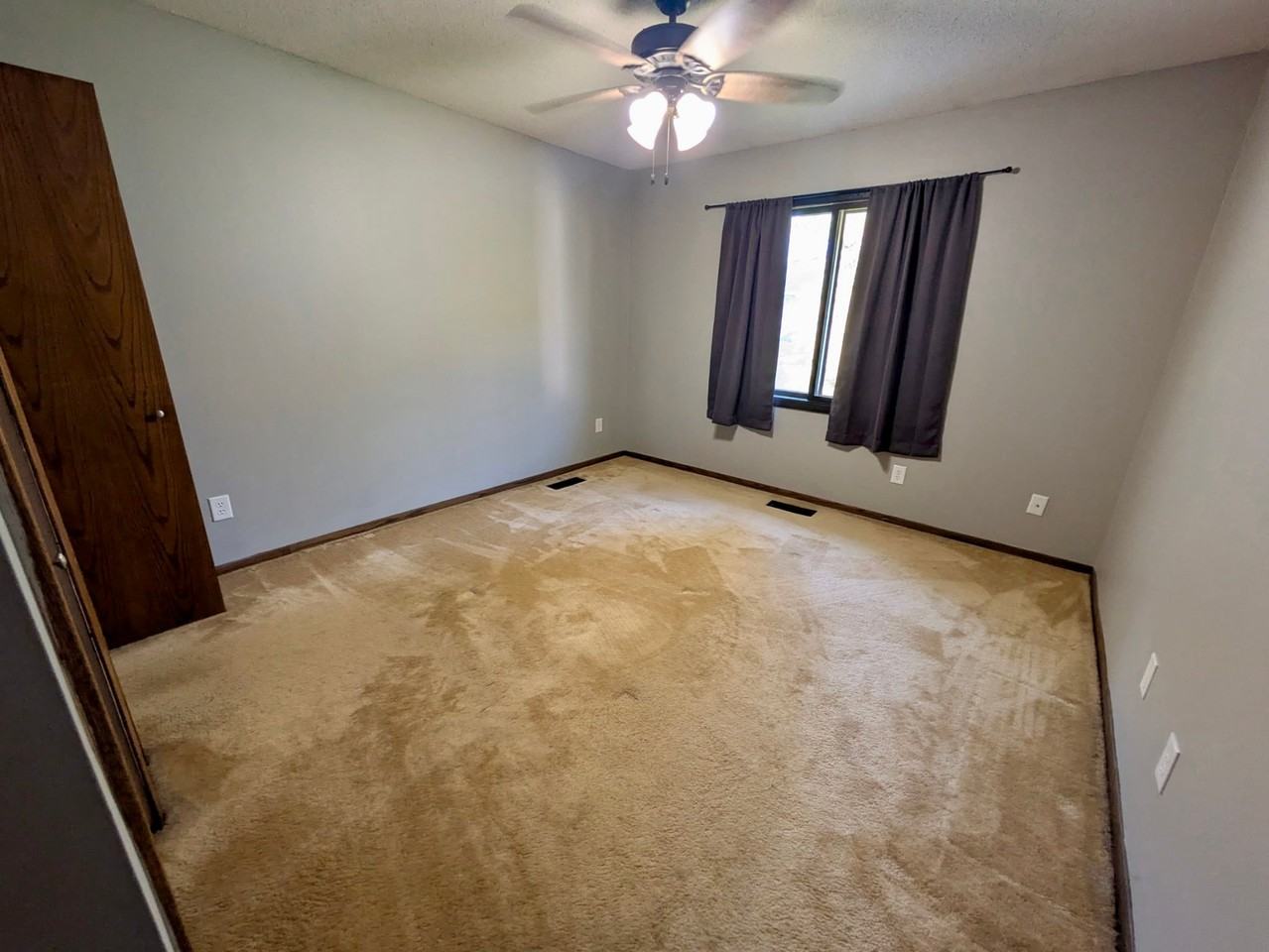 569 Pleasure Creek Dr - Photo 3 of 6