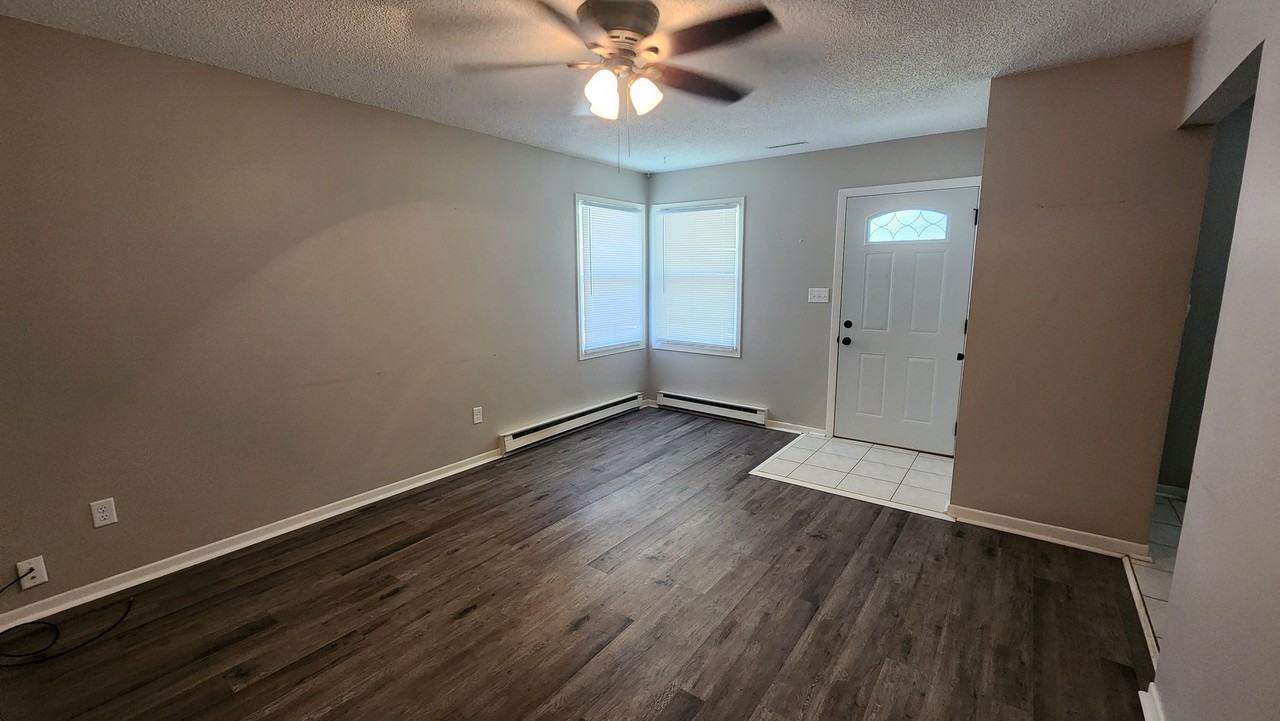 216 25th Ave Sw - Photo 2 of 9