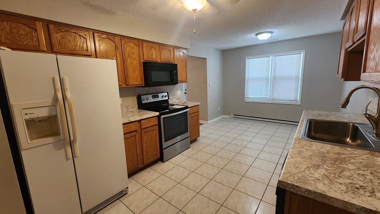 216 25th Ave Sw - Photo 3 of 9
