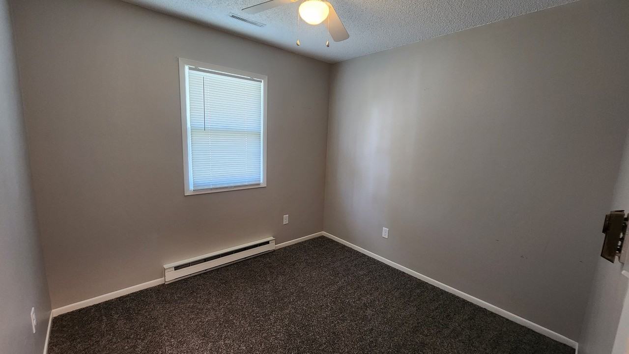 216 25th Ave Sw - Photo 4 of 9