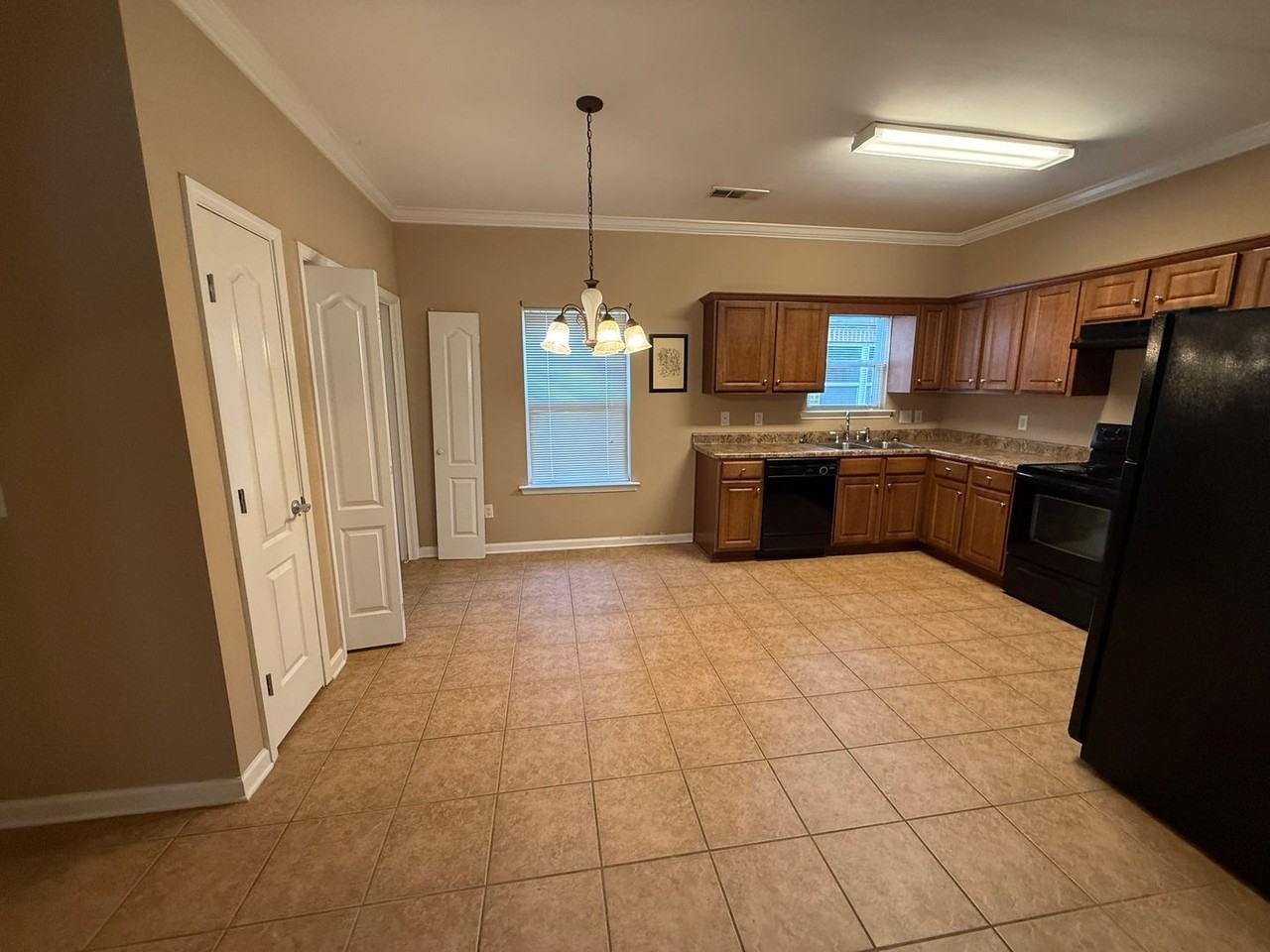 257 Oxmoor Pl - Photo 7 of 25