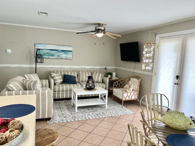 426 Lark Ln #1W - Photo 2 of 16