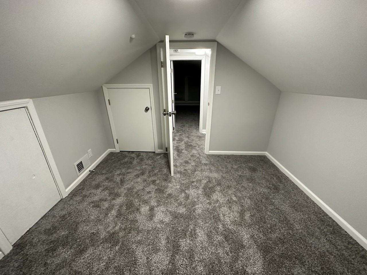 537 E Barbee Ave - Photo 5 of 9