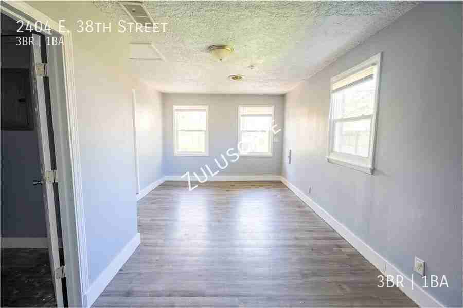 2404 E 38th St - Photo 4 of 22