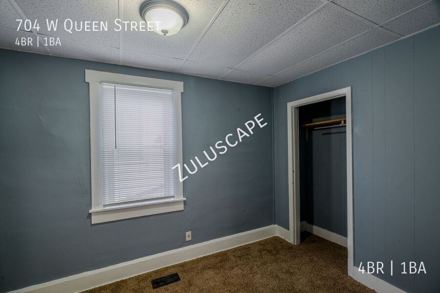 704 W Queen St - Photo 3 of 10