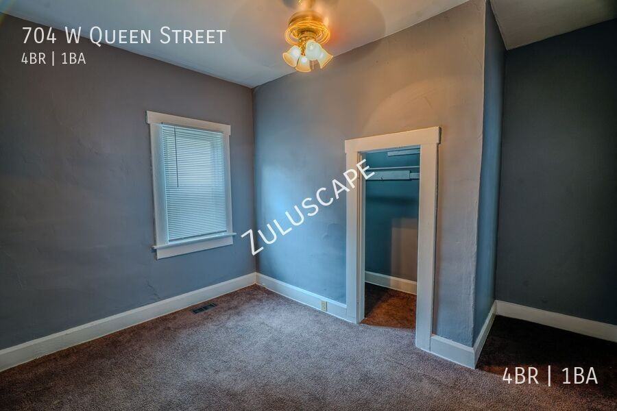 704 W Queen St - Photo 4 of 10