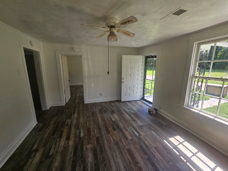 836 S Tipton St - Photo 3 of 20