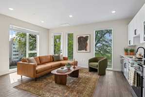 featured image of 614 13th Ave E