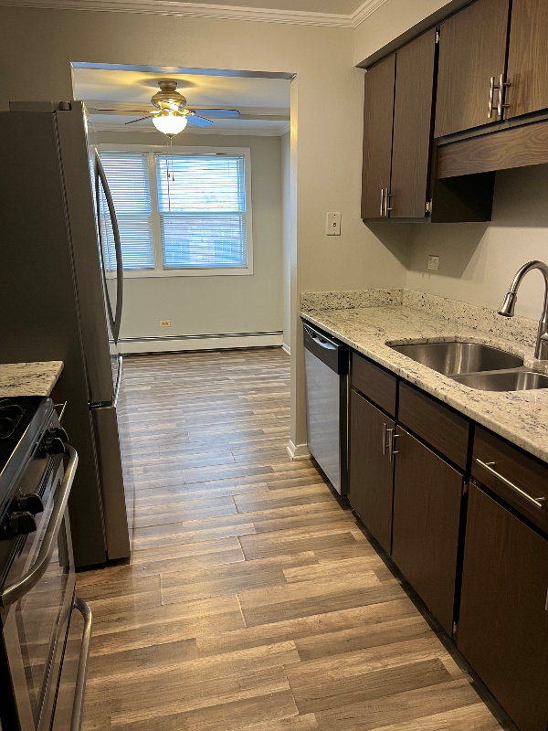 1327 E Prairie Ave #NA - Photo 3 of 6