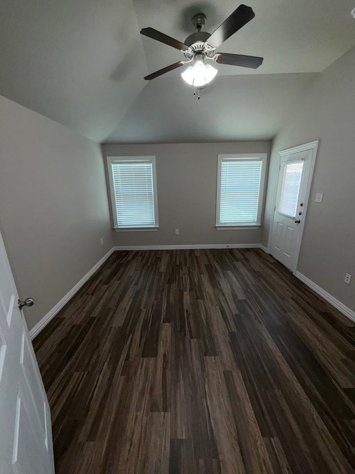 3206 Addison Way - Photo 2 of 10