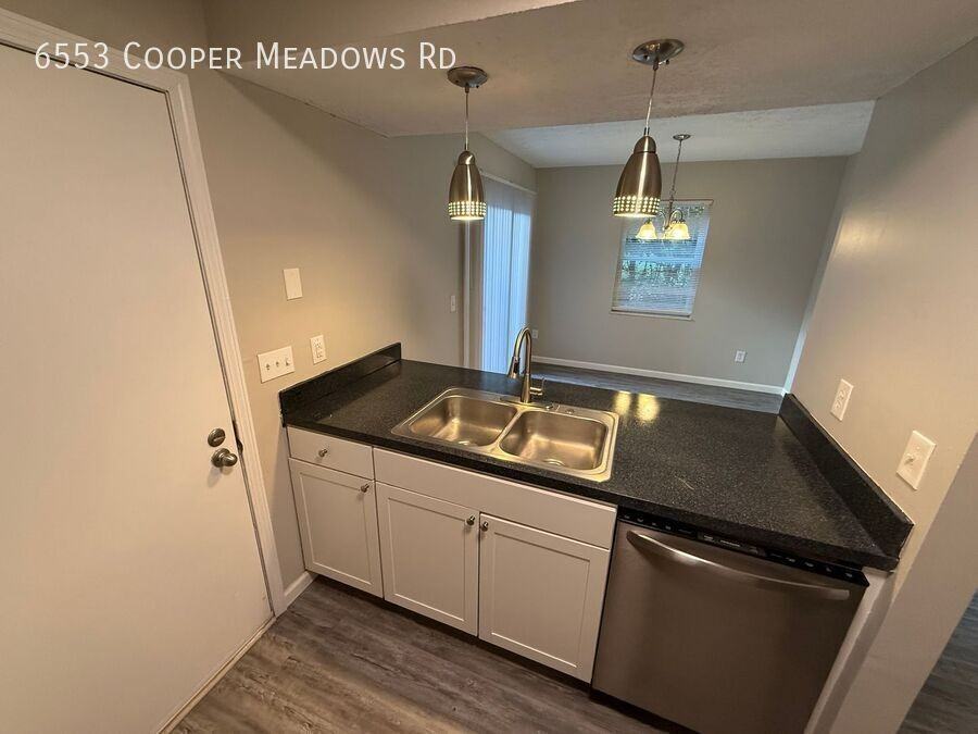 6553 Cooper Meadows Rd - Photo 4 of 16