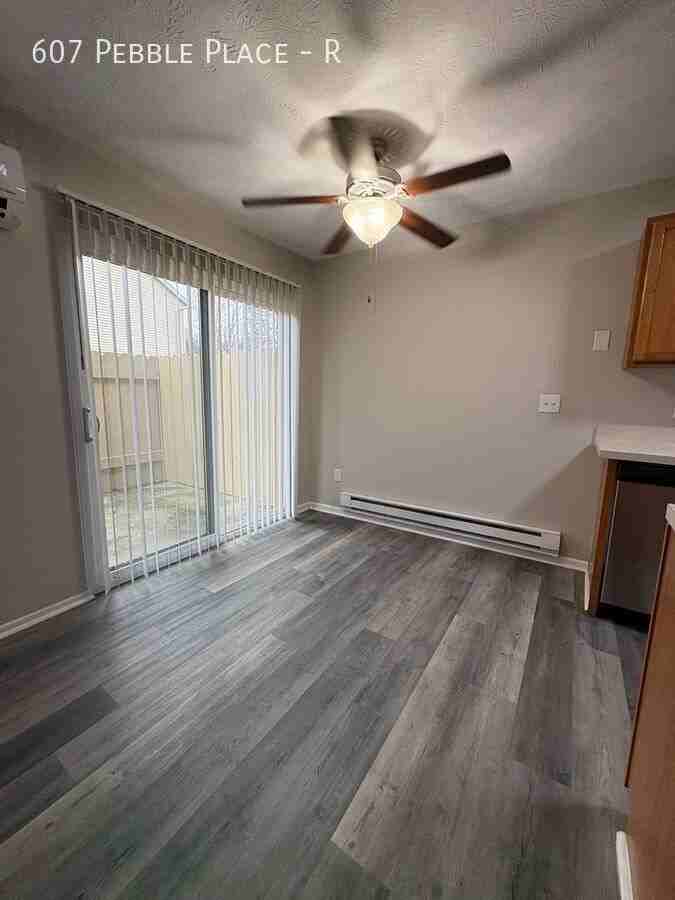 607 Pebble Place Dr #R - Photo 7 of 24