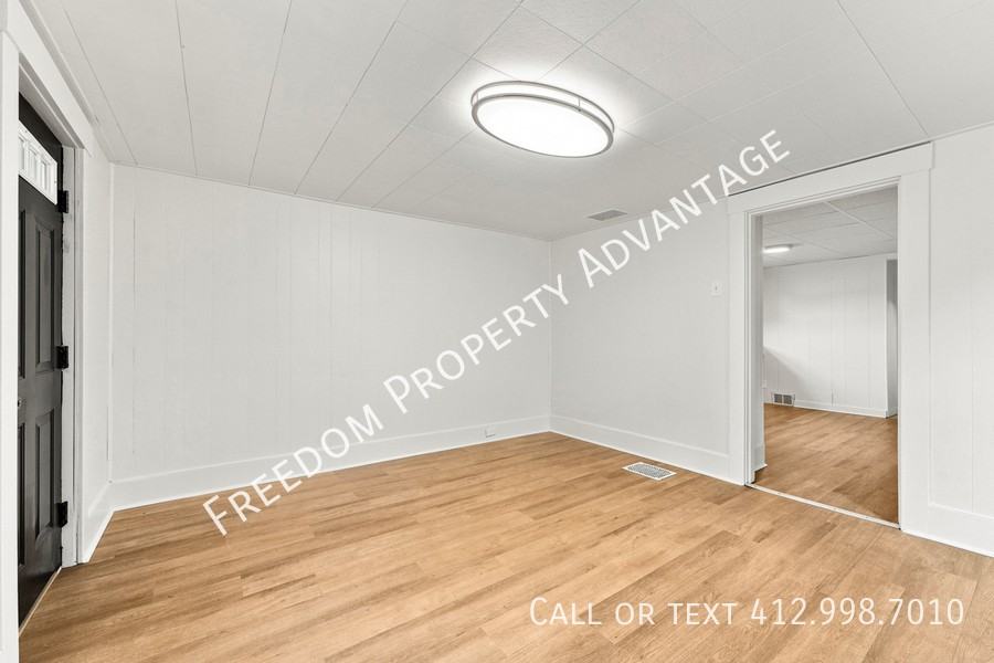 425 32nd St - Photo 7 of 28
