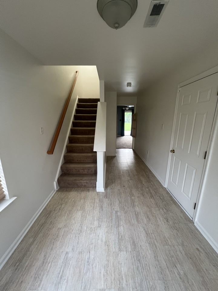 8 Dolmen Ln #1 - Photo 4 of 24
