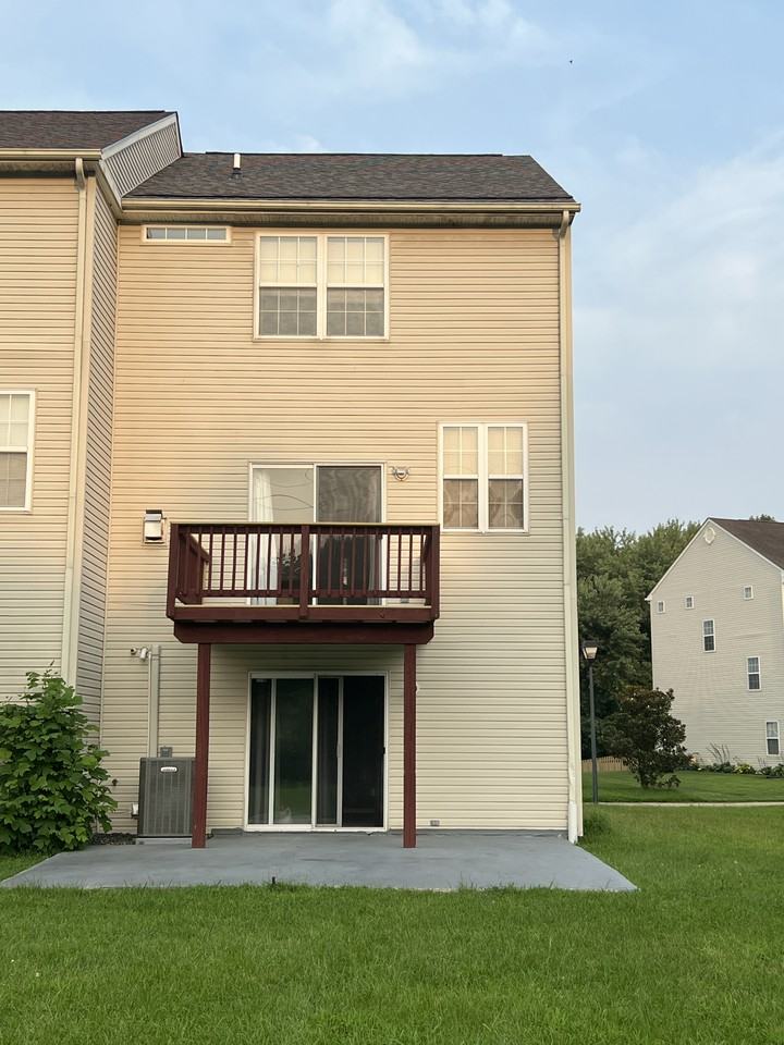 8 Dolmen Ln #1 - Photo 6 of 24