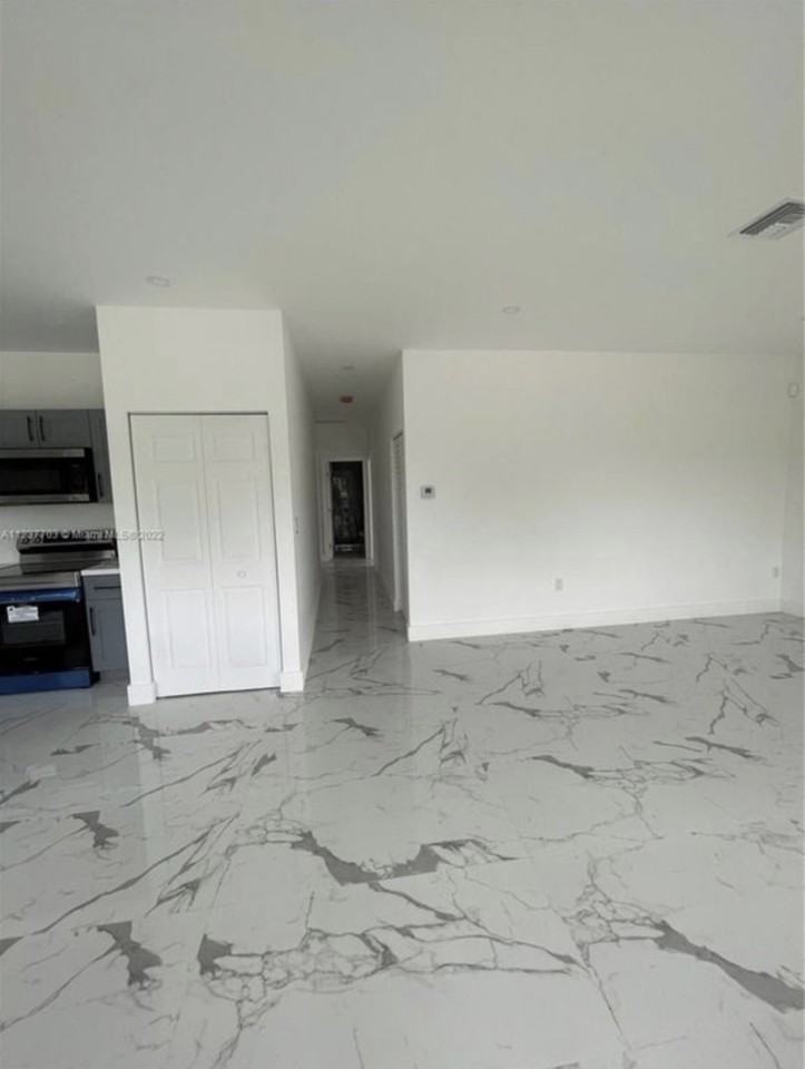 26515 Sw 139th Ave #NA - Photo 3 of 12