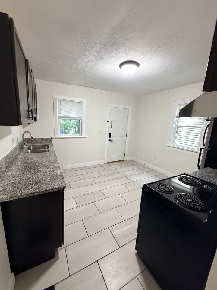 1359 N 6th St #NA - Photo 6 of 17