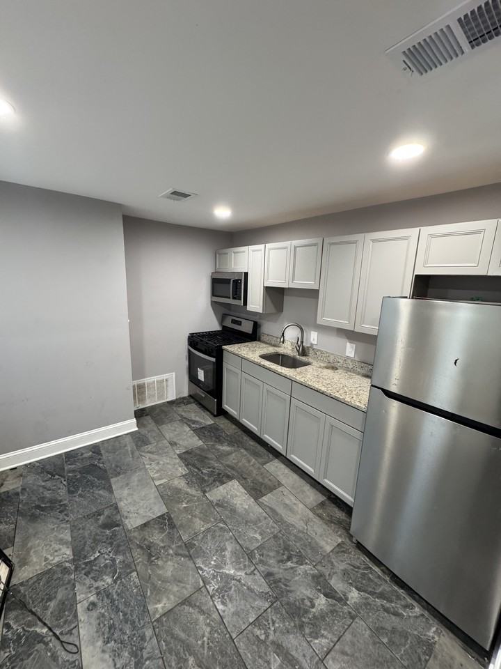3235 Ely Pl Se #1 - Photo 4 of 7