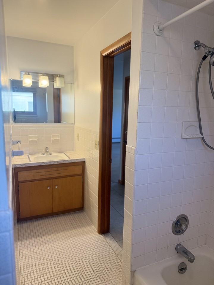 22 Fountain Ave #B - Photo 7 of 13