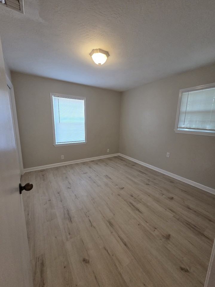 550 S 4th St #NA - Photo 4 of 16
