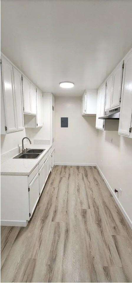2574 Southern Ave #B - Photo 6 of 22