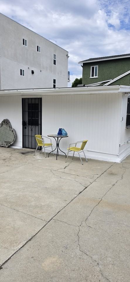 5723 Klump Ave - Photo 2 of 47
