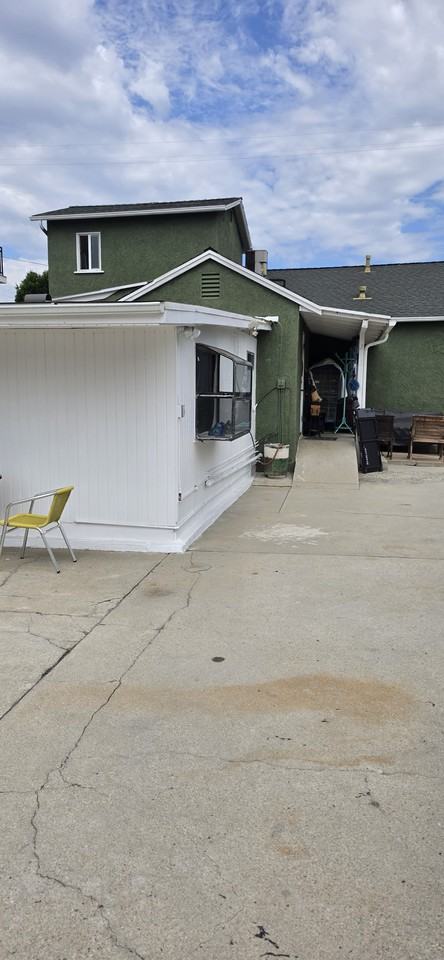 5723 Klump Ave - Photo 3 of 47