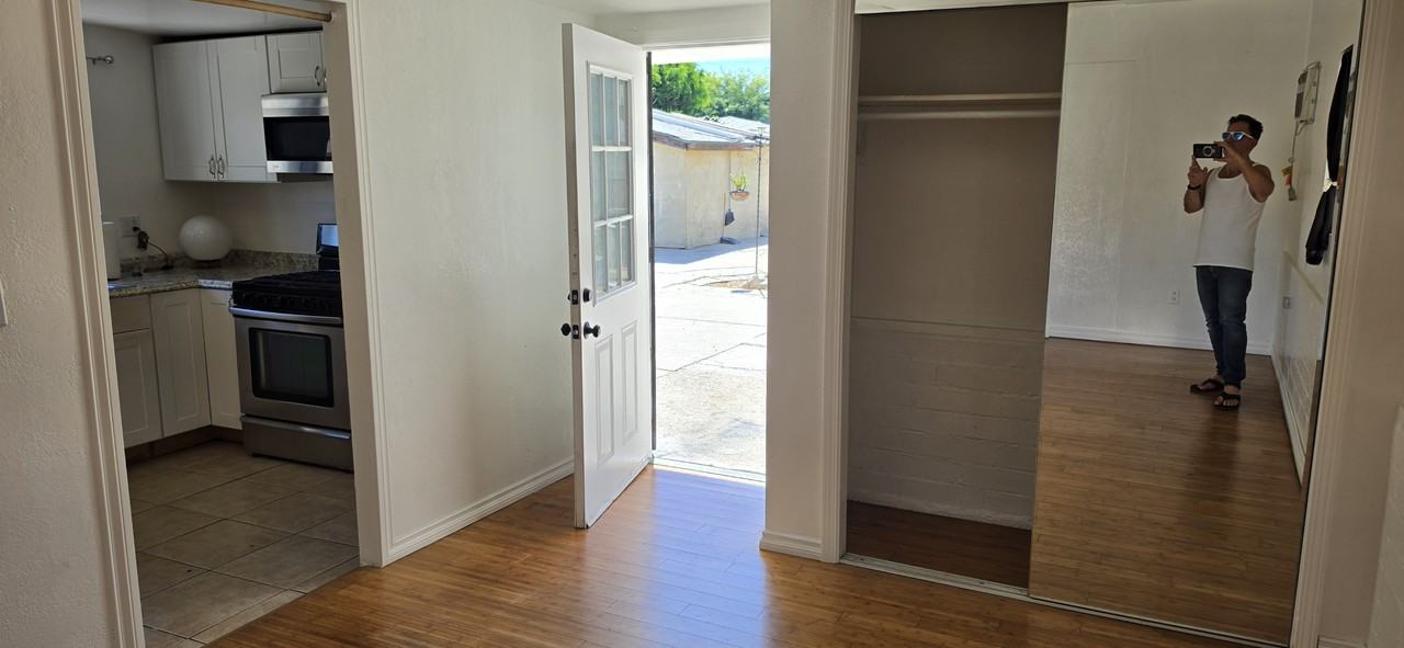 5723 Klump Ave - Photo 4 of 47