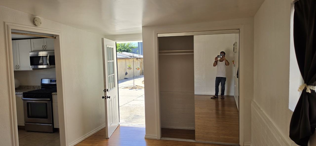 5723 Klump Ave - Photo 6 of 47
