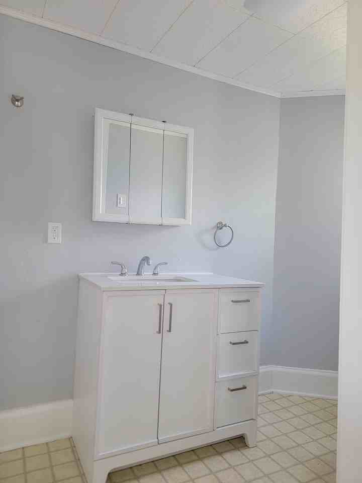20 E Courtney St - Photo 7 of 9