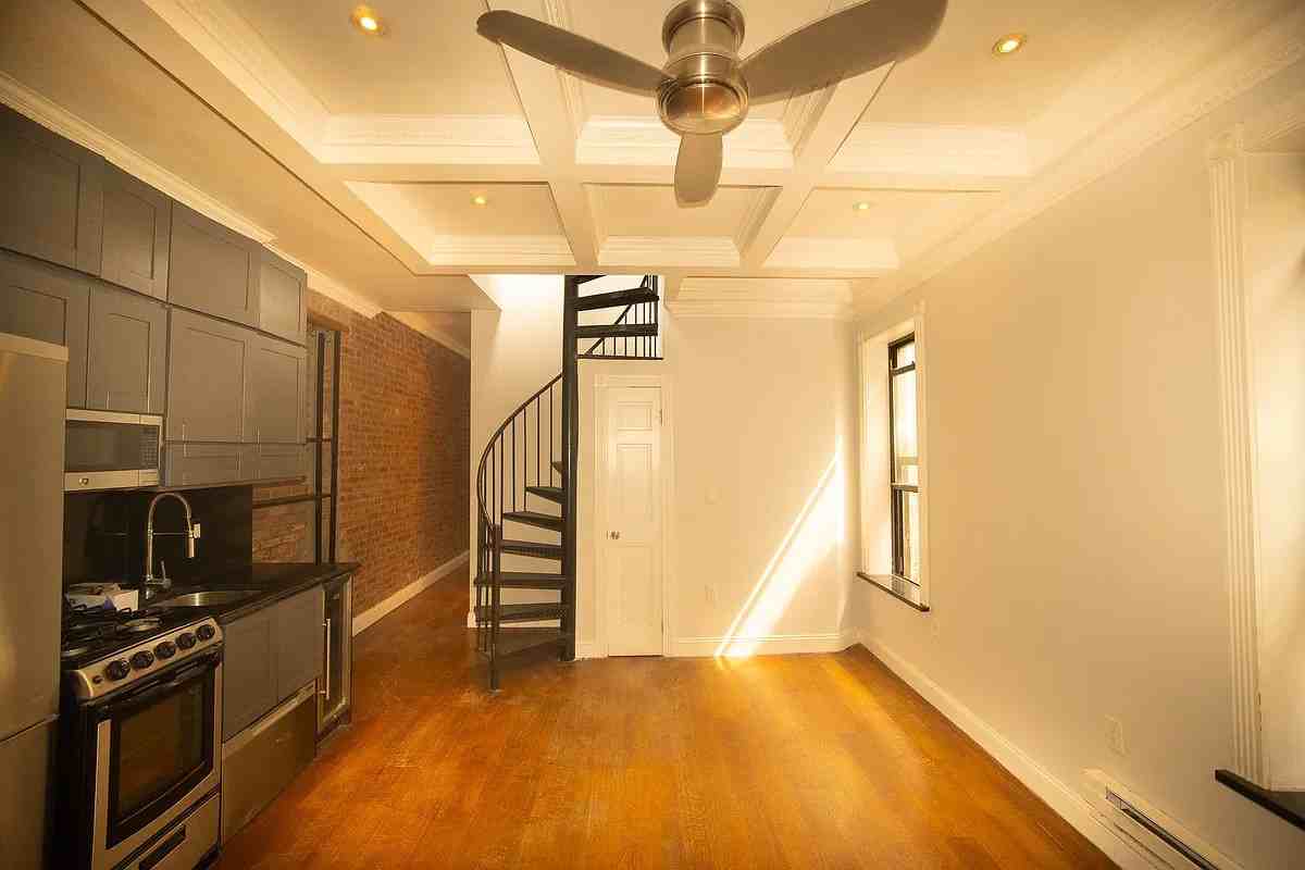 9 W 103rd St #5R - Photo 2 of 19