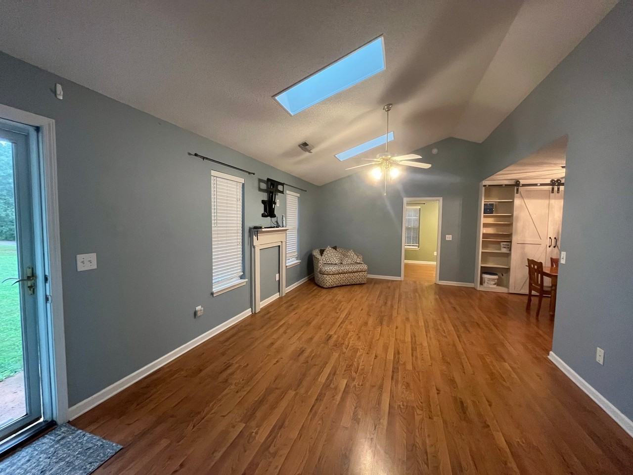 126 Blueberry Ln - Photo 2 of 16
