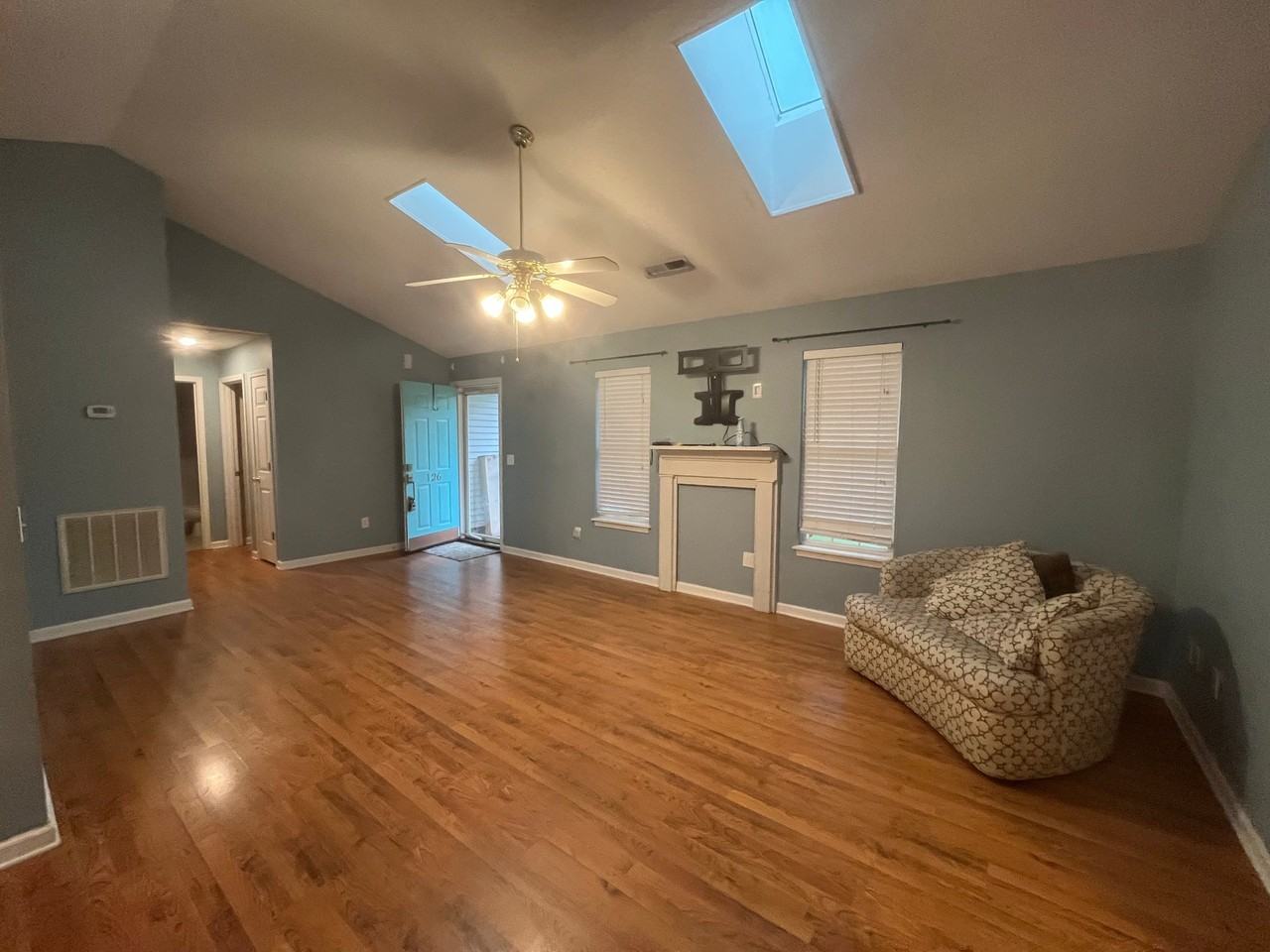 126 Blueberry Ln - Photo 4 of 16