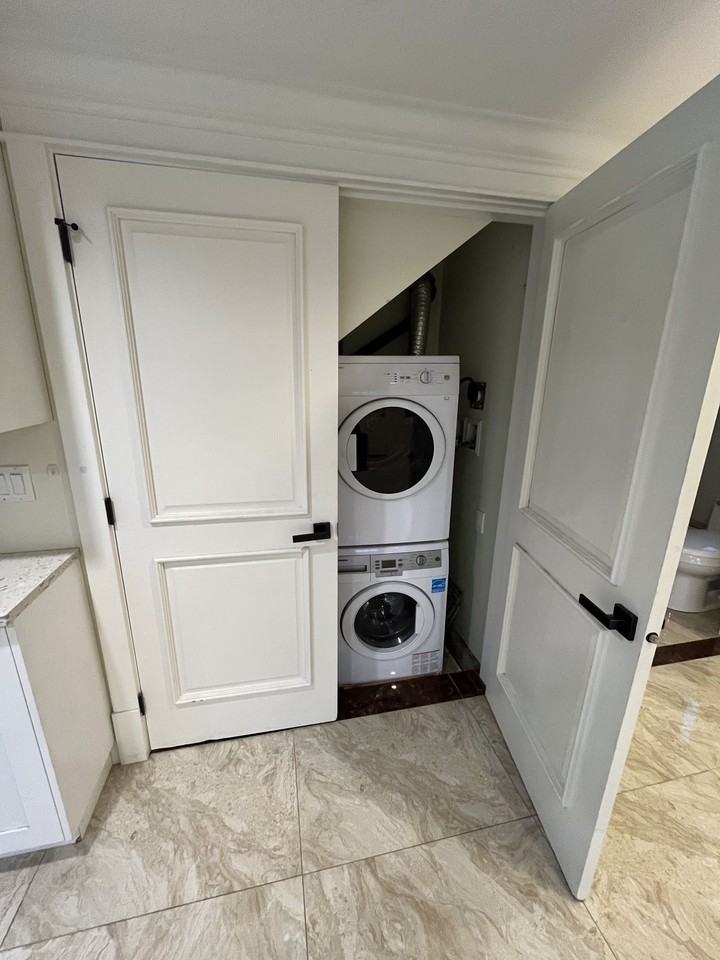 718 West 46th Avenue - Photo 5 of 13